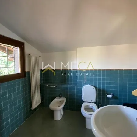 4 Apartment *